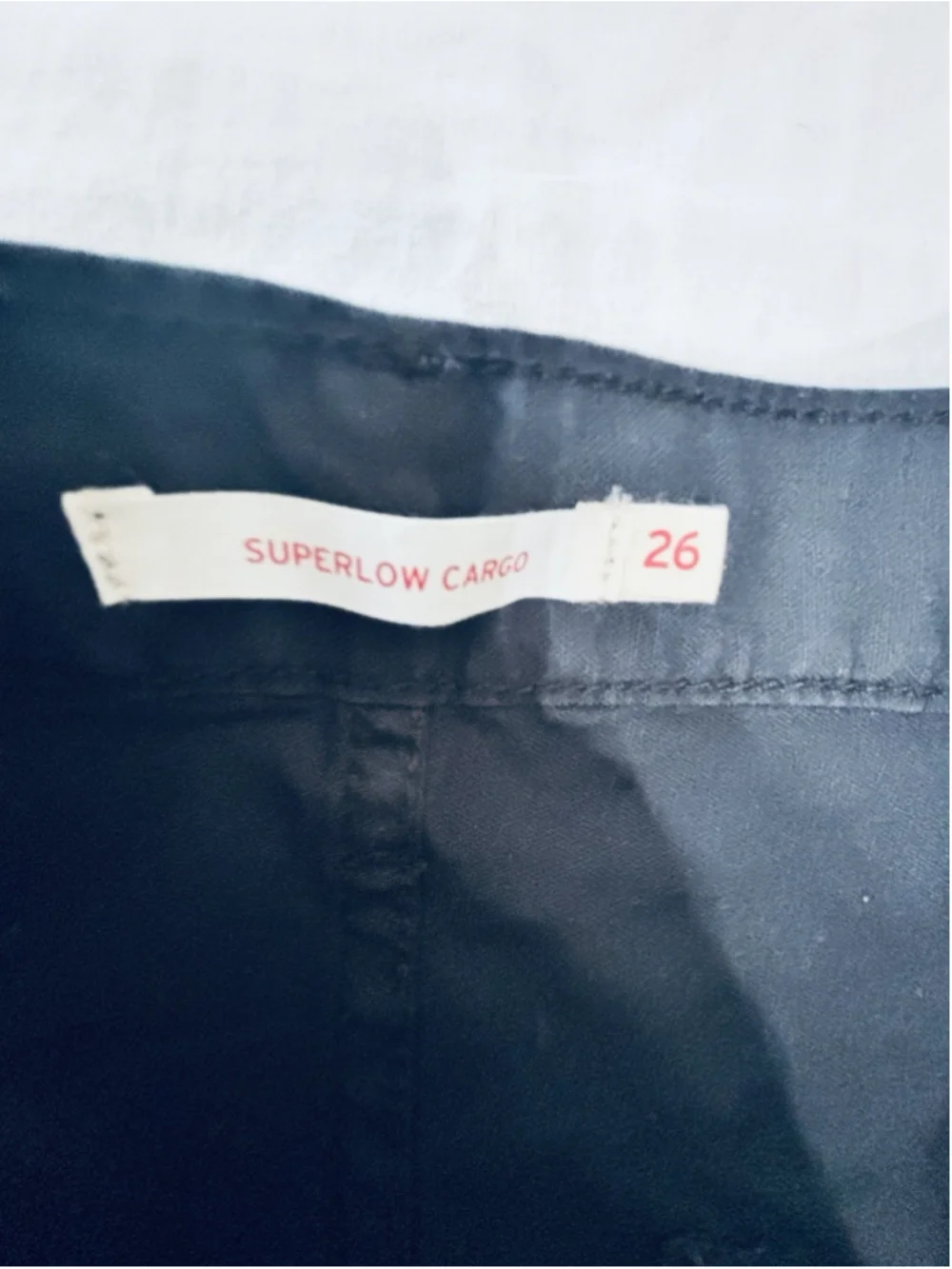 Levi’s Women’s Superlow Cargo Pants 26x32 Black Low Rise Wide Leg Y2K Style